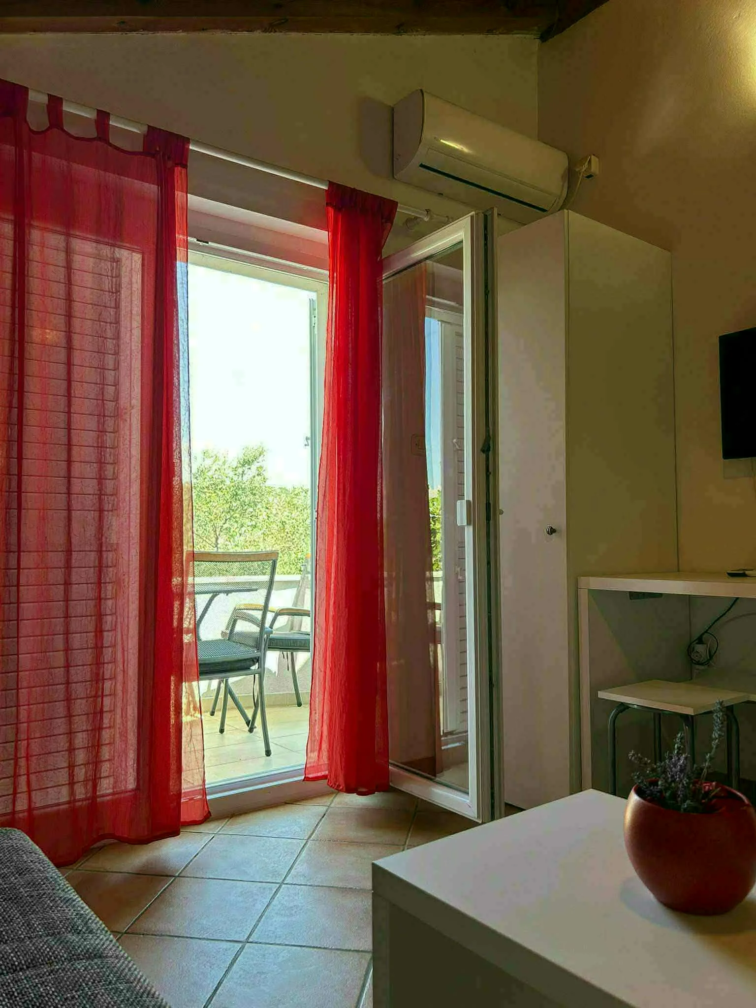 Ela Apartmani Sukošan — Apartman 1: dnevni boravak