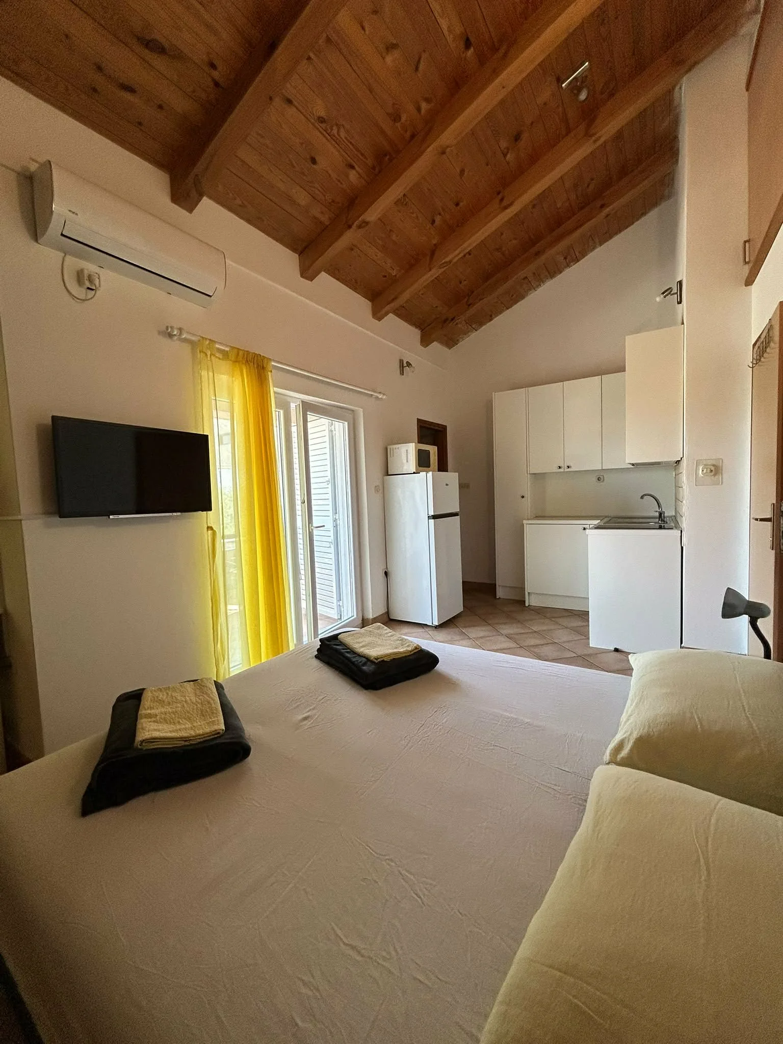 Ela Apartmani Sukošan — Apartman 2: spavaći dio