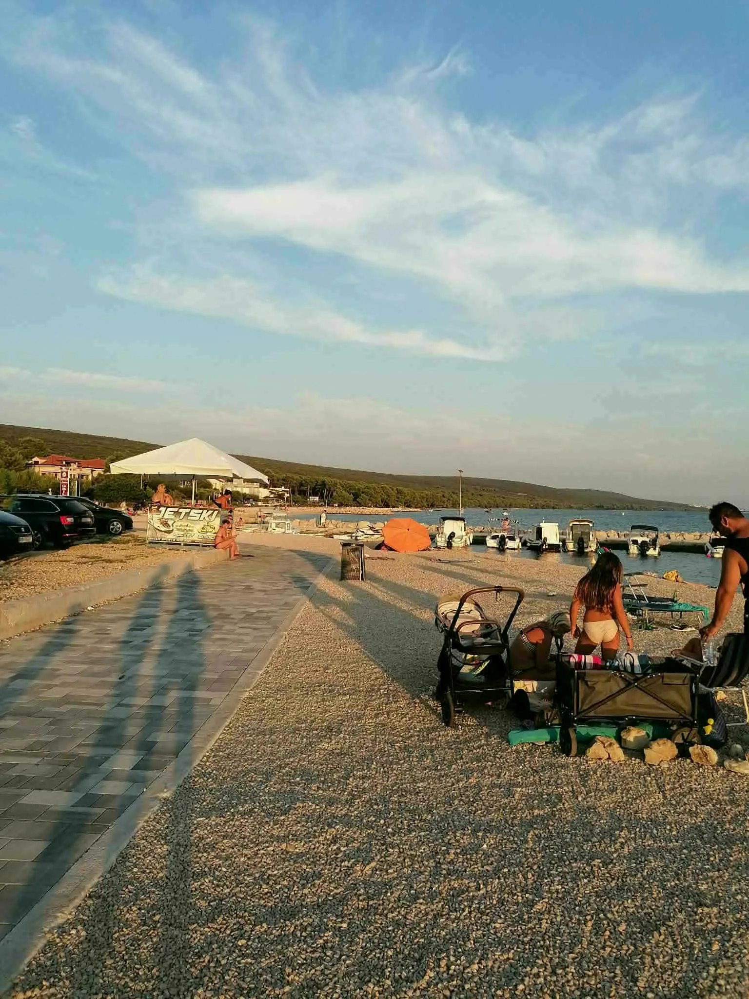 Ela Apartmani Sukošan — Plaža i okolica: plaža