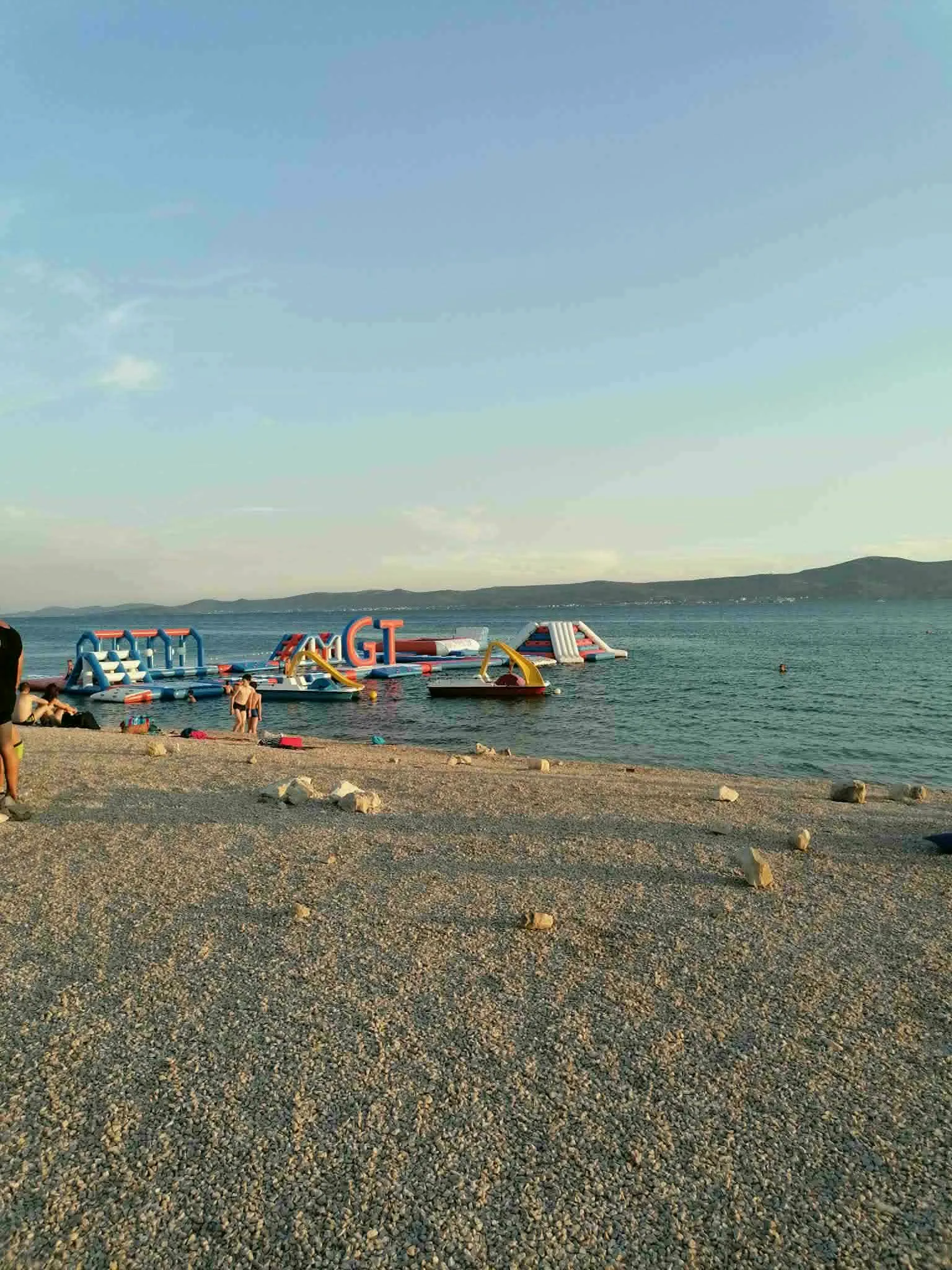 Ela Apartmani Sukošan — Plaža i okolica: plaža