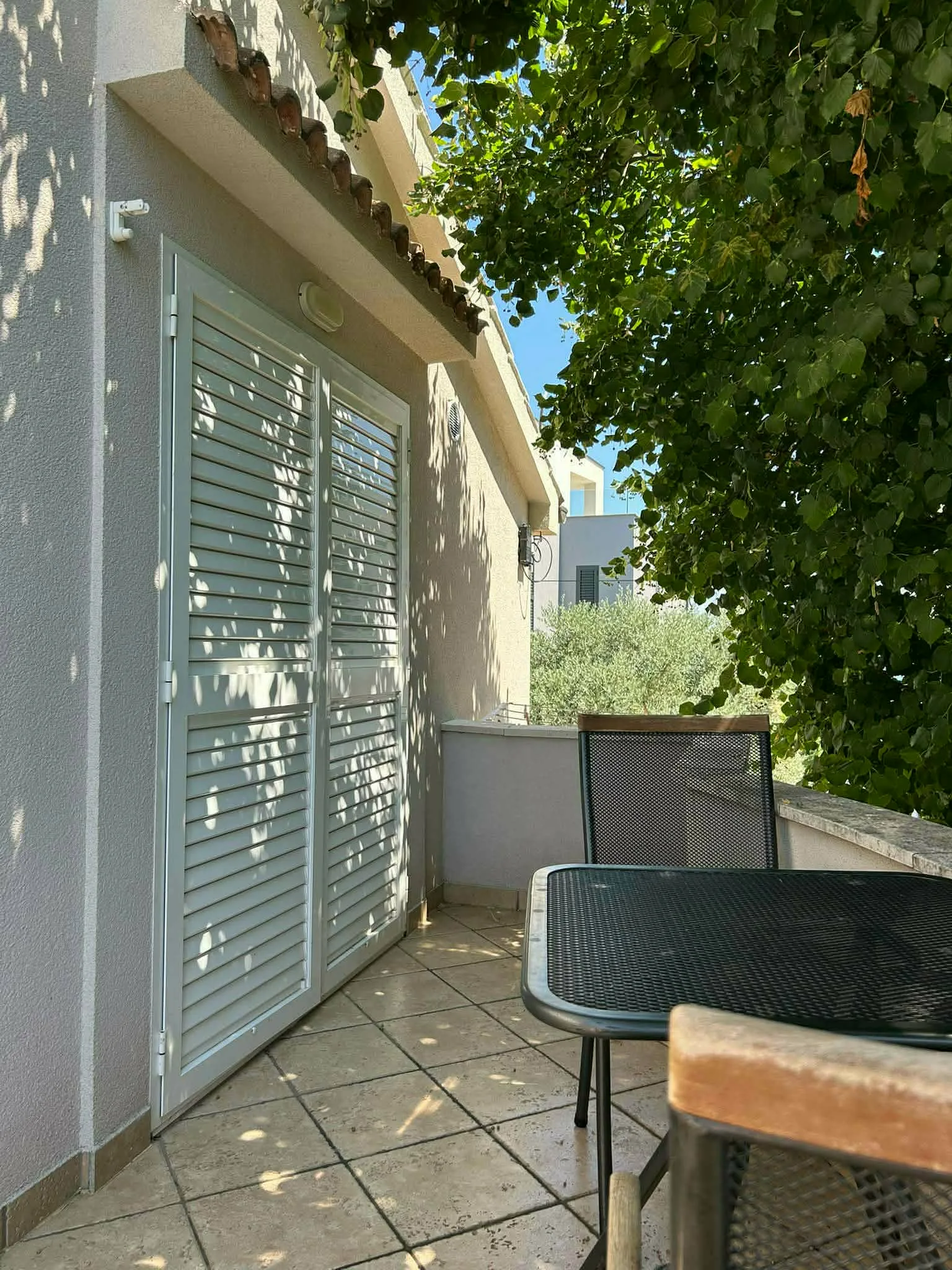 Ela Apartmani Sukošan — Vanjski prostor: terasa